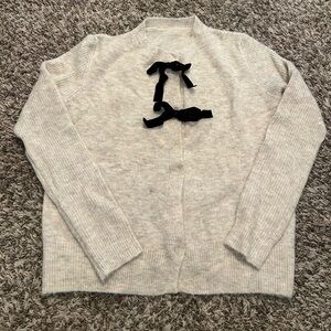 Cream Sweater with Black Bow Accents Medium